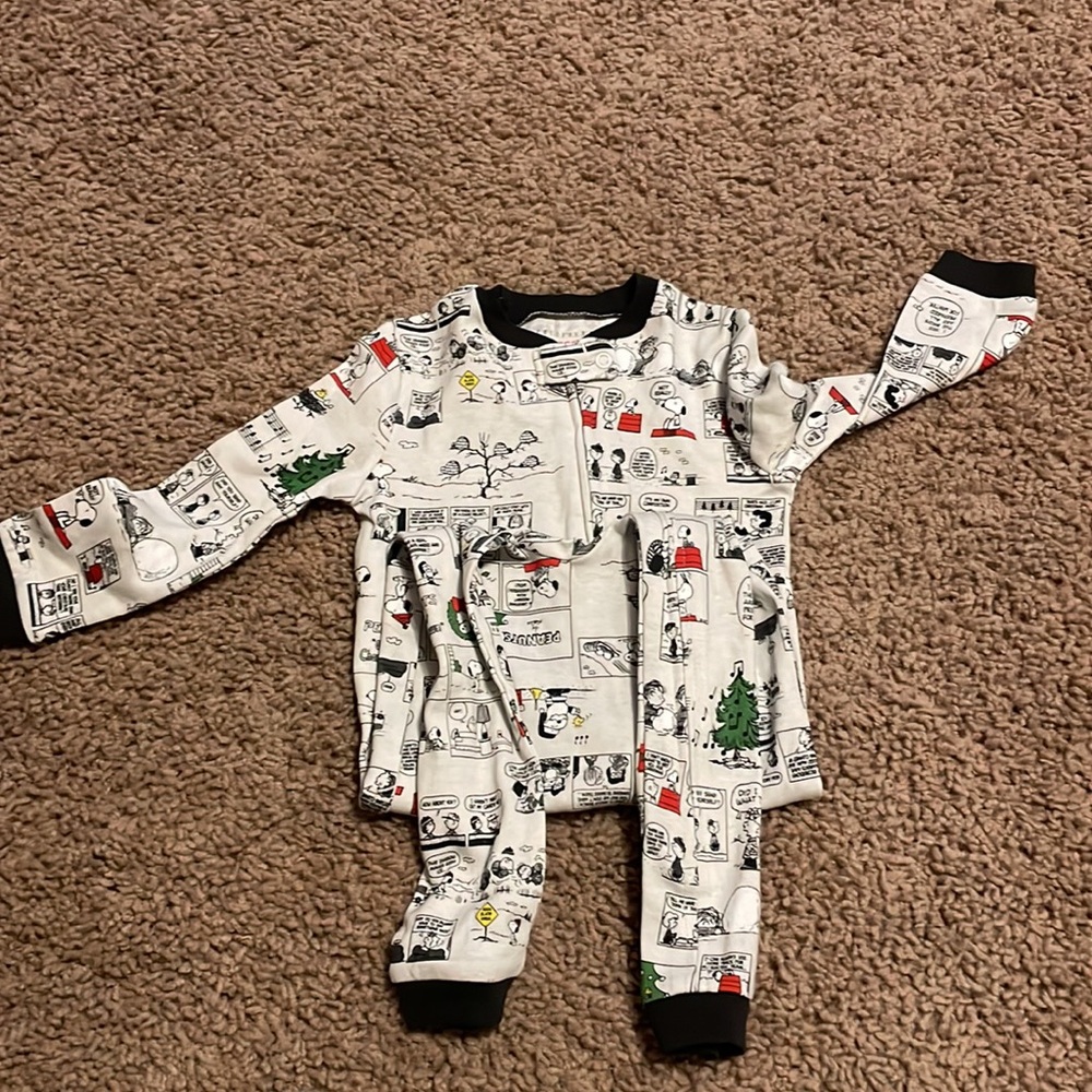 NWT Pottery Barn infant sleeper 24 month. . Peanuts theme